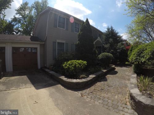 2 Presidential Dr, Berlin Boro NJ  08009-1358 exterior