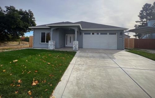 20 Laguna Bluffs Ct, Elk Grove, CA 95758-6341
