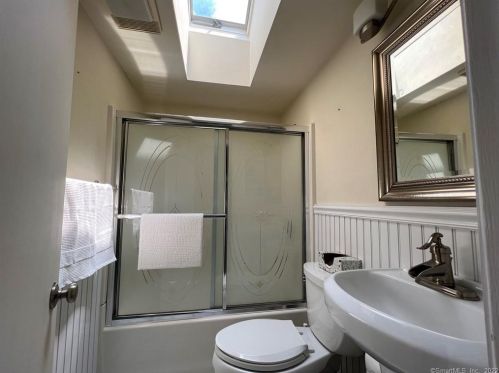 6 Buttonball Trl, Norwalk CT  06851-2812 exterior