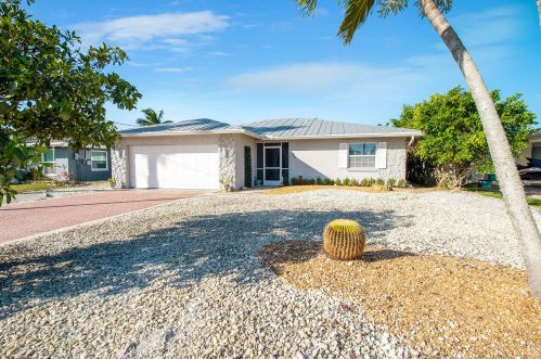 128 San Salvador St, Naples, FL 34113-8641