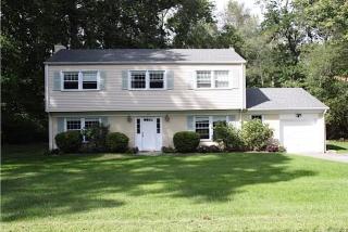 65 Stanton Ln, Stamford, CT 06902-1516