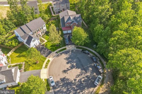 15575 Kelley Farm Ct, Woodbridge VA  22193-5784 exterior