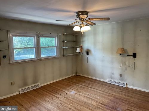 1215 Stratford Ave, Melrose Park PA  19027-3029 exterior