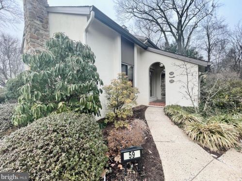 59 Oak Knoll Dr, Berwyn, PA 19312-1283
