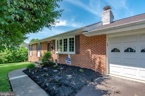 118 2nd St, Coopersburg, PA 18036-1625