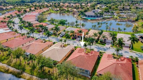 14322 Manchester Dr, Naples FL  34114-8626 exterior