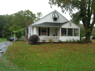 7 Atlas Rd, Hometown, PA 18252-5502