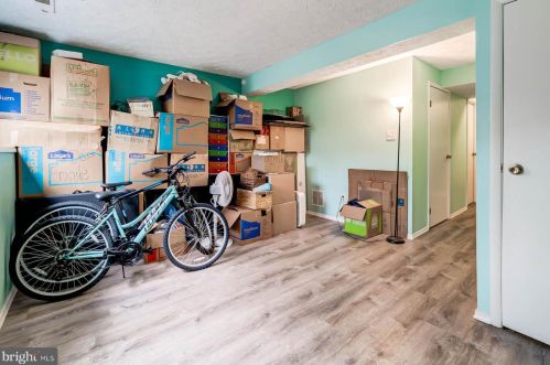 8629 Kenosha Ct, Lorton VA  22079-3045 exterior
