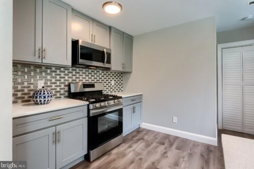 37 Needlepoint Ln, Willingboro NJ  08046-1918 exterior