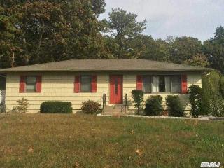 227 Hounslow Rd, Smith Point, NY 11967-3629