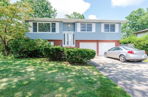 620 Dyre Ave, West Islip NY  11795-3312 exterior