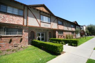 5300 Newcastle Ave, Van Nuys CA  91316-3072 exterior