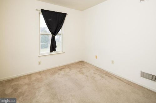 28 Periwinkle Ct, Dover DE  19904-7759 exterior