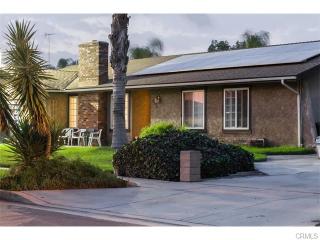 466 Cerritos St, Rialto CA  92376-3658 exterior