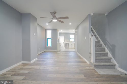 6735 Marsden St, Philadelphia, PA 19135-2225