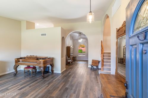 5640 Grandview Rd, Scottsdale, AZ 85254-1279