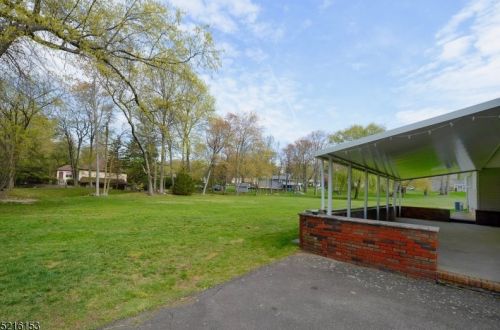 683 Squaw Brook Rd, Paterson NJ  07508-3004 exterior