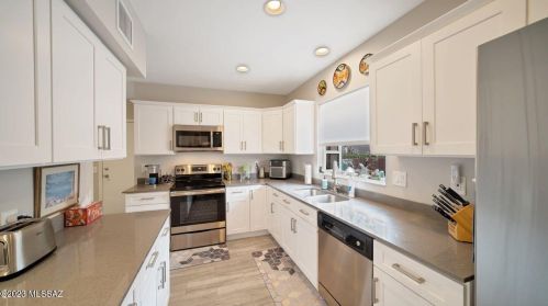 38060 Desert Star Dr, Tucson, AZ 85739-1004