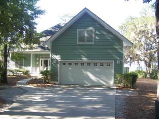 42 Chechessee Bluff Cir, Bluffton, SC 29909-4251