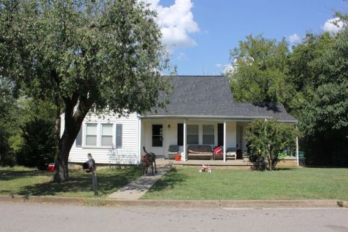 826 Cedar St, Lewisburg, TN 37091-3720