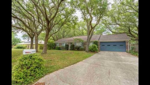 4144 Aqua Vista Dr, Pensacola, FL 32504-7604