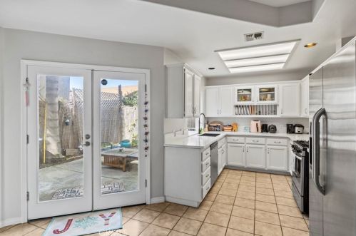 1813 Huntington St, Huntington Beach CA  92648-3131 exterior