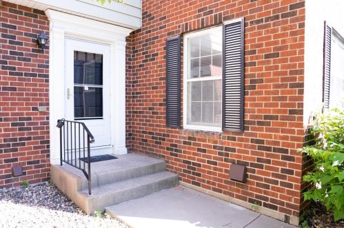 1145 Ivy Hill Dr, Saint Paul, MN 55118-1830
