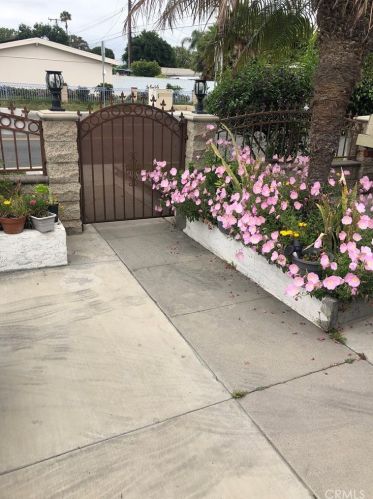 9942 Cerritos Ave, Anaheim, CA 92804-5910
