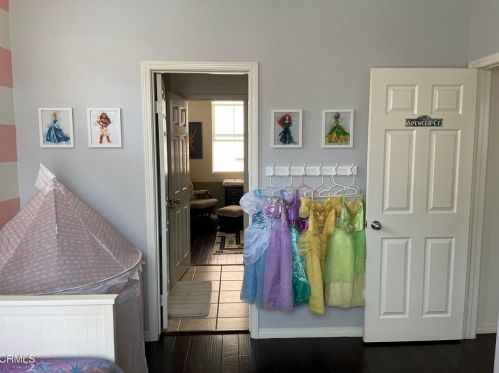 3121 Lisbon Ln, Oxnard CA  93036-5347 exterior