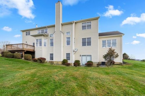 204 Roosevelt Dr, Poughquag NY  12570-5244 exterior