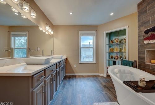 106 19th St, East Orange, NJ 07017-5204