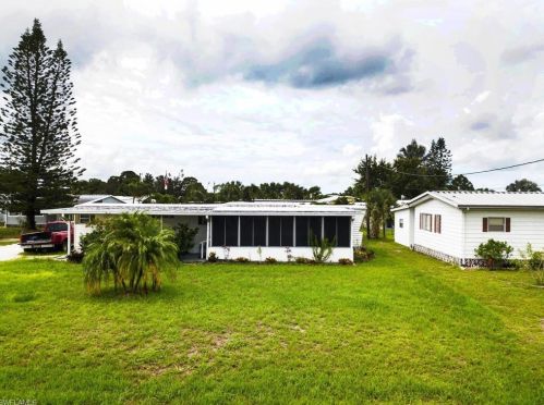 4743 Sandpiper Dr, Saint James City, FL 33956-2810