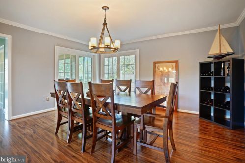 9111 Meadowcreek Ln, Lorton VA  22079-3238 exterior