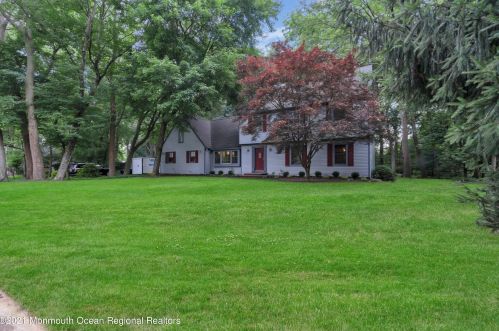 48 Bluefield Rd, Lincroft, NJ 07738-1204