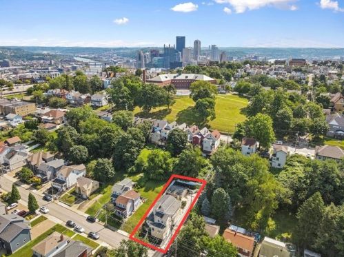 217 Plymouth St, Pittsburgh, PA 15211-1233