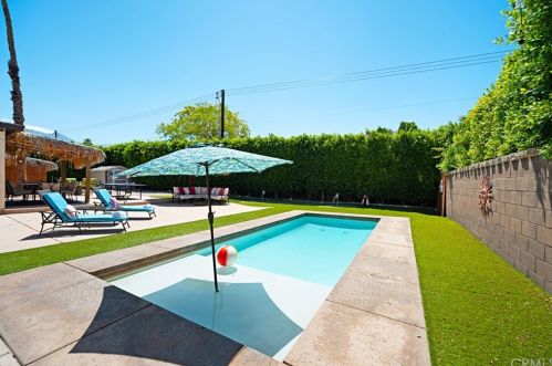 52777 Eisenhower Dr, La Quinta CA  92253-3358 exterior
