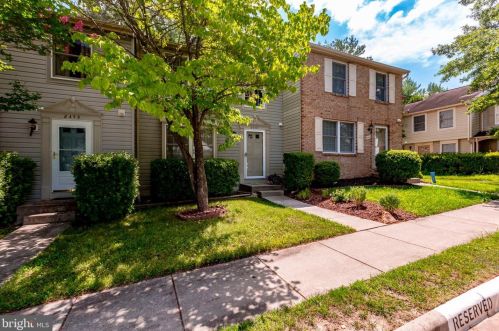 8461 Aurora Ct, Lorton VA  22079-3039 exterior