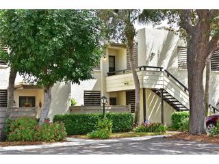 104 Pinehurst Dr, Bradenton, FL 34210-4500
