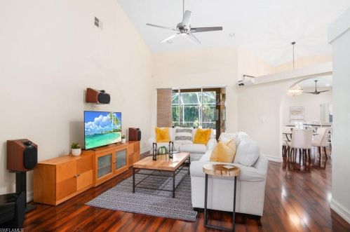 7566 Citrus Hill Ln, Naples FL  34109-0600 exterior