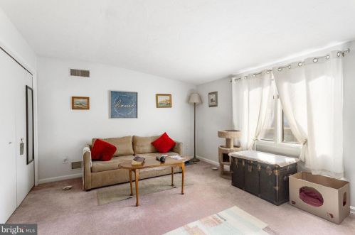 434 Deerfield Dr, Hanover PA  17331-5203 exterior