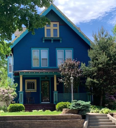 121 5th St, Montevideo, MN 56265-1502