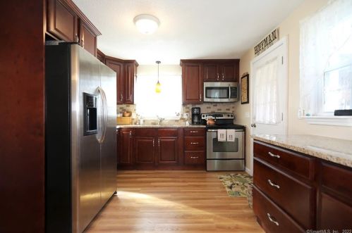 73 Harlan St, Manchester, CT 06042-3120