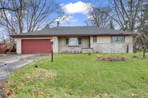 7724 Highview Dr, Milwaukee, WI 53223-4264