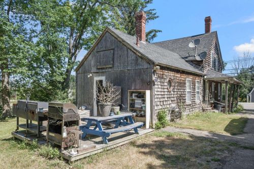 641 1st Nh Tpke, Northwood NH  03261-3302 exterior