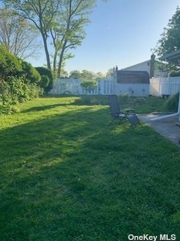 1233 5th St, Babylon NY  11704-4535 exterior