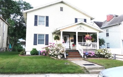 621 Maryland Ave, White Hall, WV 26554-4130