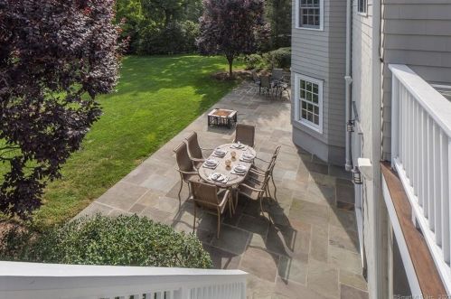 882 Silvermine Rd, New Canaan CT  06840-4332 exterior