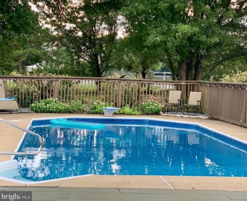 101 Stoneridge Pl, Bear DE  19701-1952 exterior