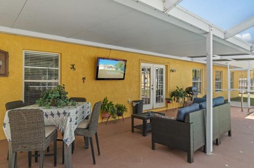 3251 Ambassador Ave, Brooksville FL  34609-3107 exterior
