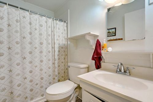 1201 Shadow Dr, Mount Pleasant SC  29464-3700 exterior